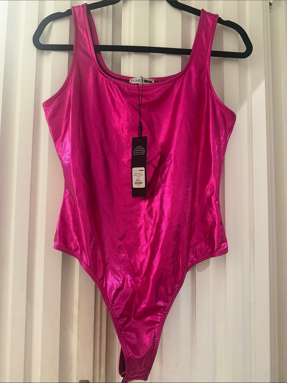 Fashion Nova Metallic Fuchsia Scoop Neck Bodysuit